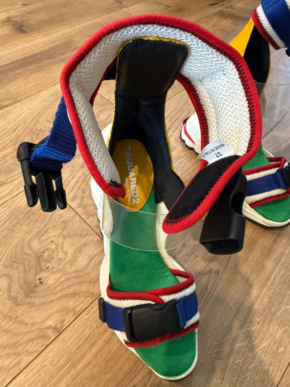 DSquared2 Spring Summer 2018/19 Runway “The Giant Heel Sneaker Sandal” - Picture 3 of 5
